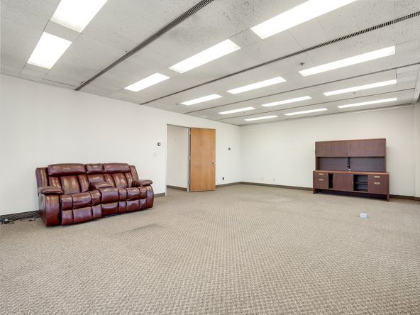 Office Space Available in Excellent Condition & Move-In Ready : 1221 Van Ness Ave, Fresno, CA 93721